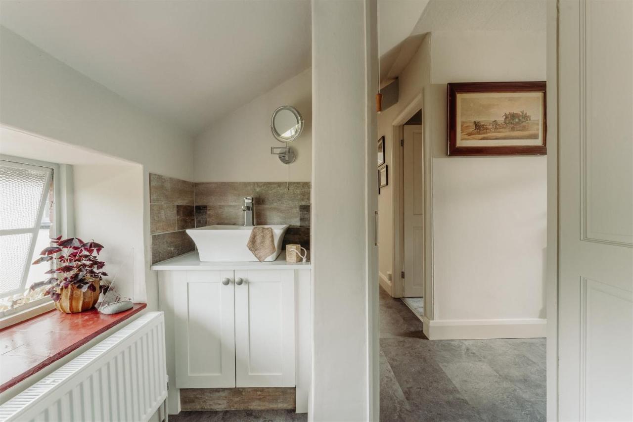 The Stables - Charming 15Th-Century Rural Bolthole Apartamento Newton Abbot Exterior foto